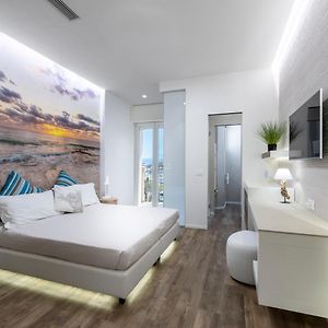 Deluxe  Beach King Room